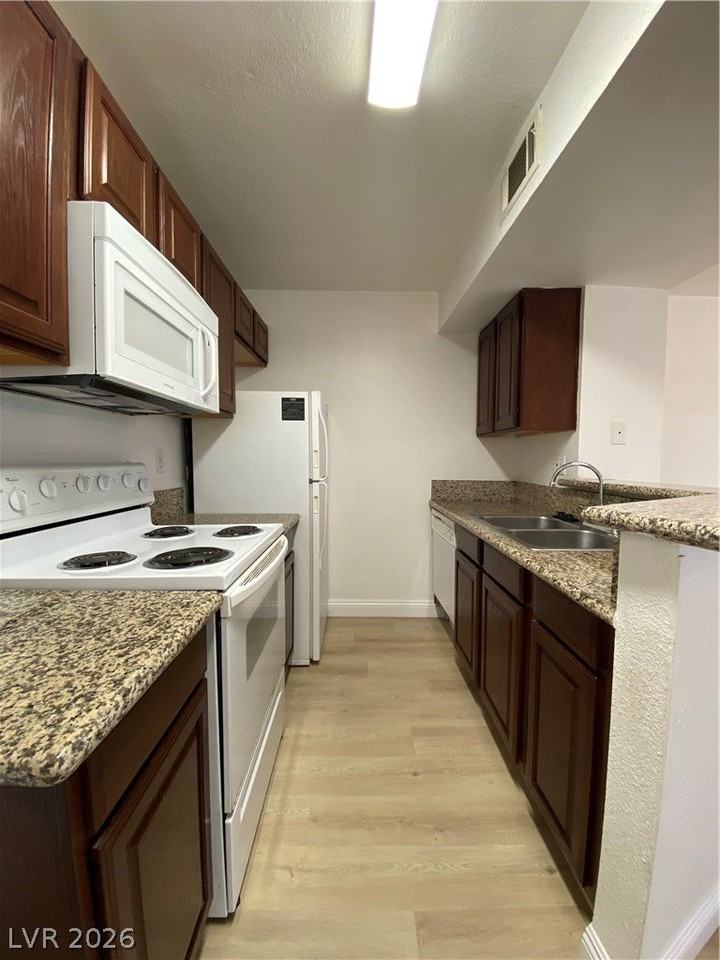 5174 S Jones Blvd #207 - Photo 4 of 22