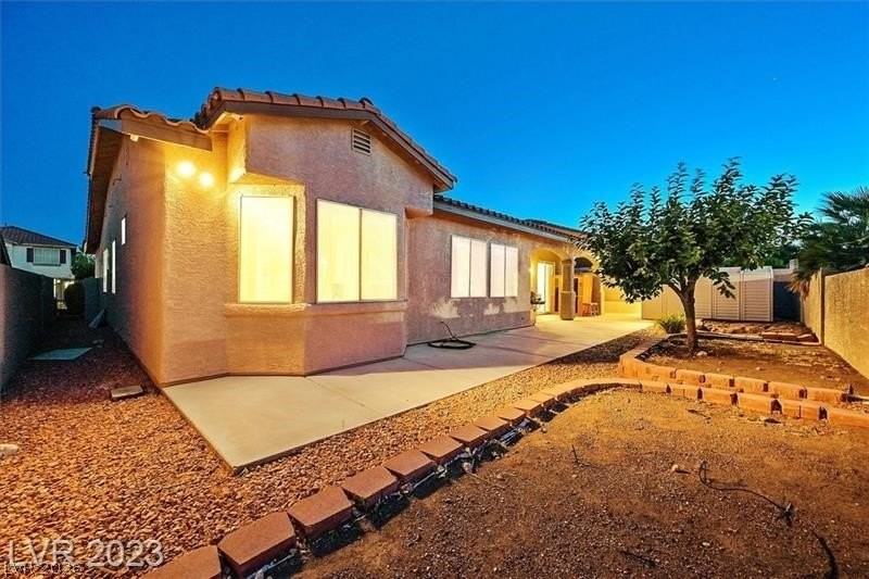 8086 Lapis Harbor Ave - Photo 3 of 28