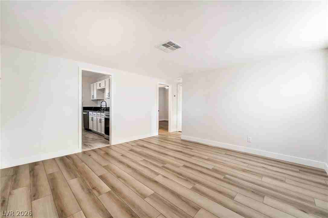 107 Manganese St - Photo 6 of 39