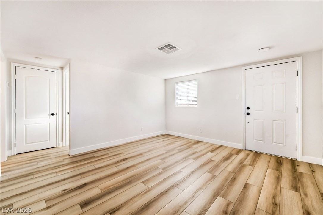 107 Manganese St - Photo 7 of 39