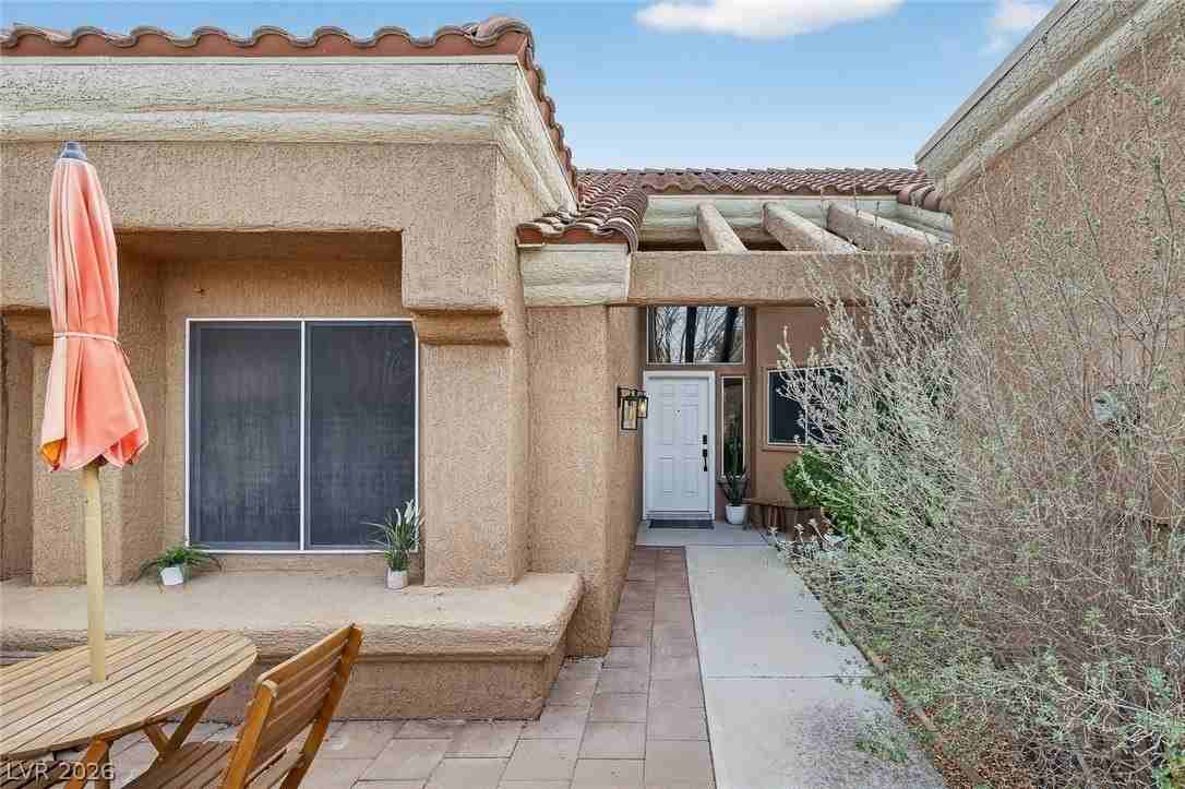 8533 Millsboro Dr - Photo 3 of 24