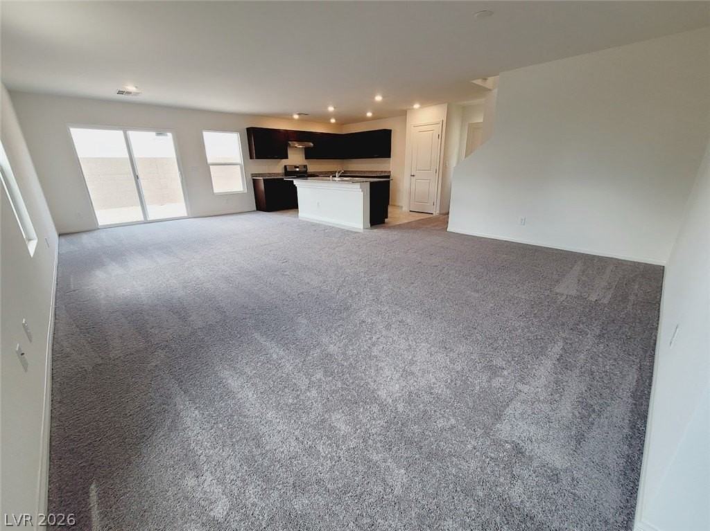 8180 Seminario Ave - Photo 4 of 28