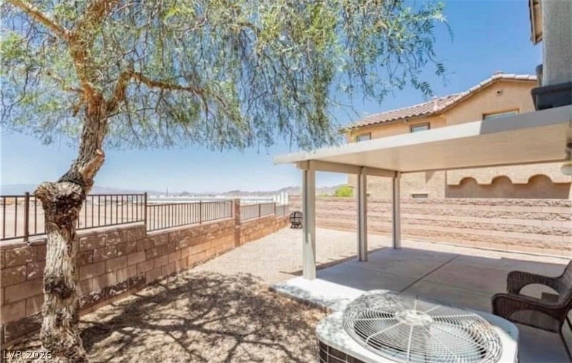 1147 Paradise Vista Dr - Photo 2 of 10