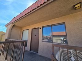 featured image of 4300 N Lamont St #201