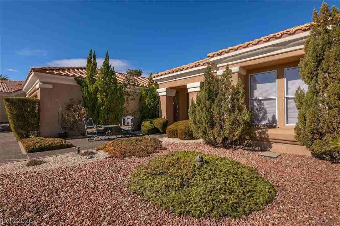 11016 Clarion Ln - Photo 4 of 48