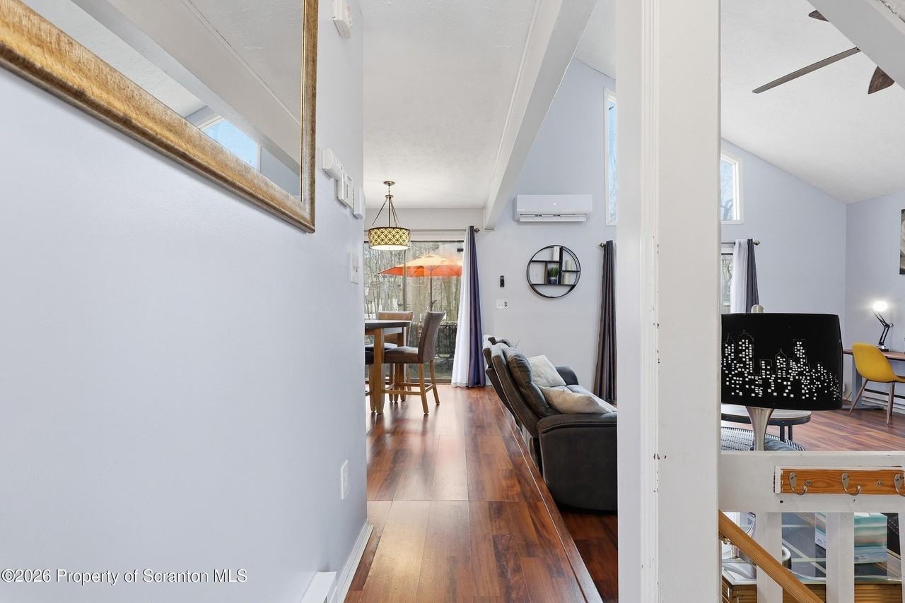 1379 Winding Way - Photo 5 of 50