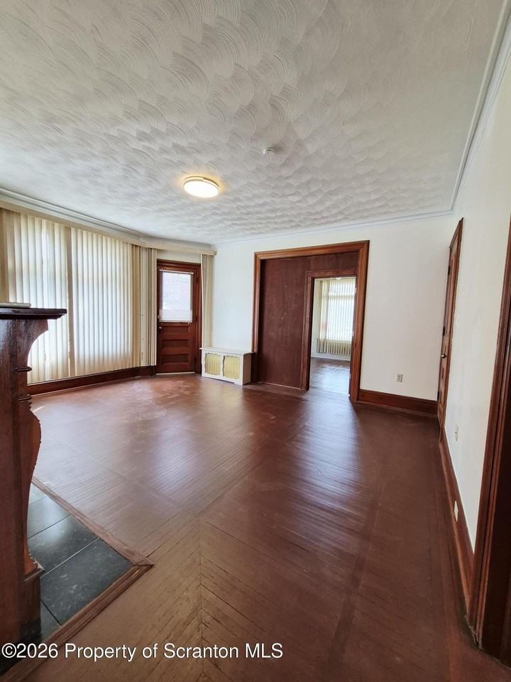 109 Salem Ave Unit 1fl - Photo 4 of 18