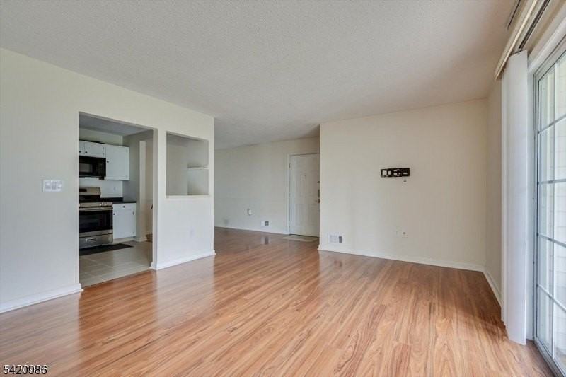 69 Amberly Ct - Photo 6 of 16