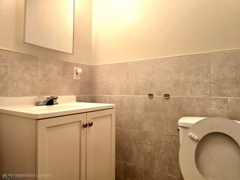 166 N 16th St - Photo 2 of 28