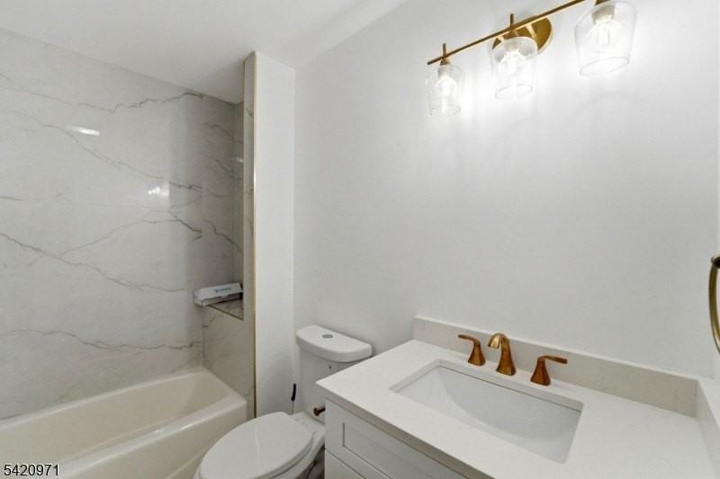 704 Green Ln - Photo 7 of 15