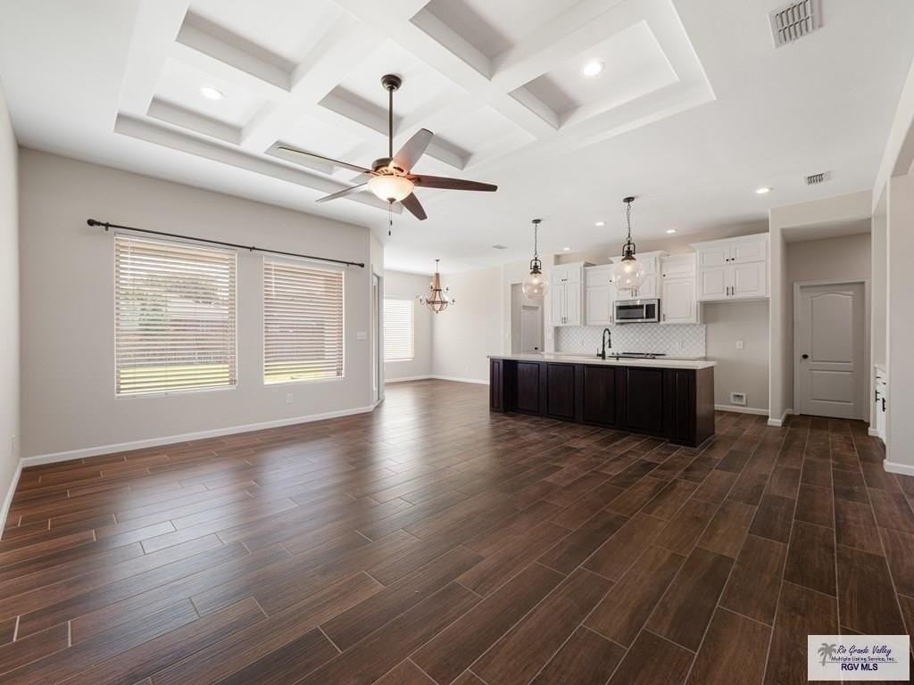 23756 Richmond Cir - Photo 6 of 30