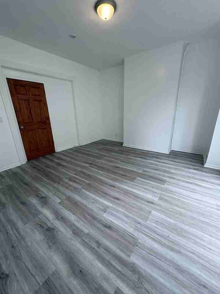 139 Clifton Ave #1 - Photo 4 of 12