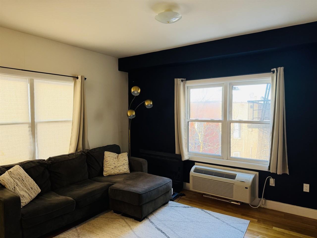 5501 Hudson Ave #401