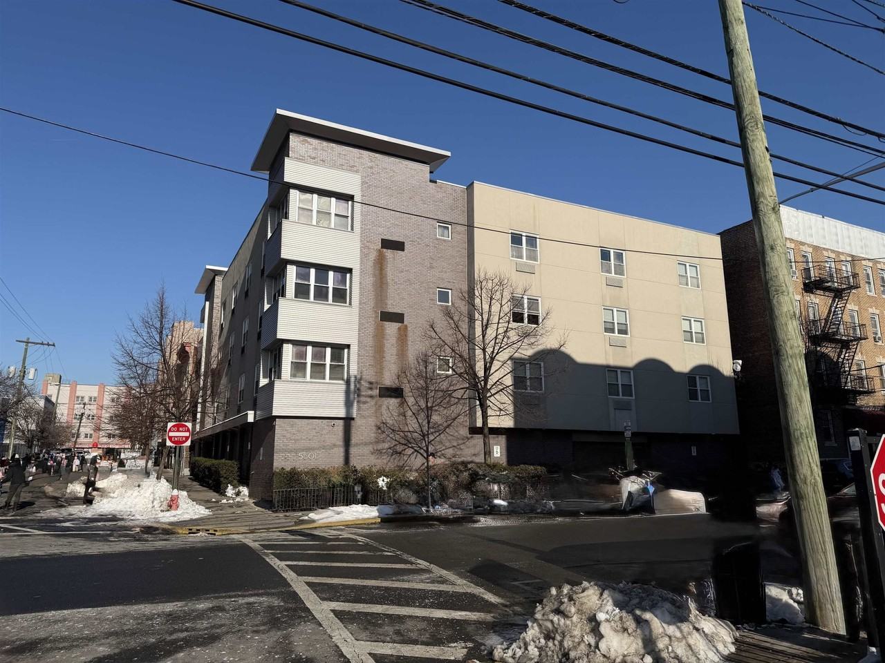 5501 Hudson Ave #401 - Photo 3 of 4