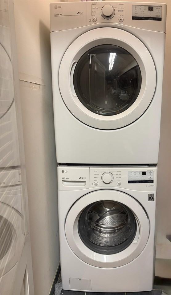 5501 Hudson Ave #401 - Photo 4 of 4