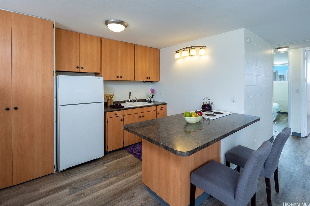 855 Olokele Ave Apt 401 - Photo 2 of 15