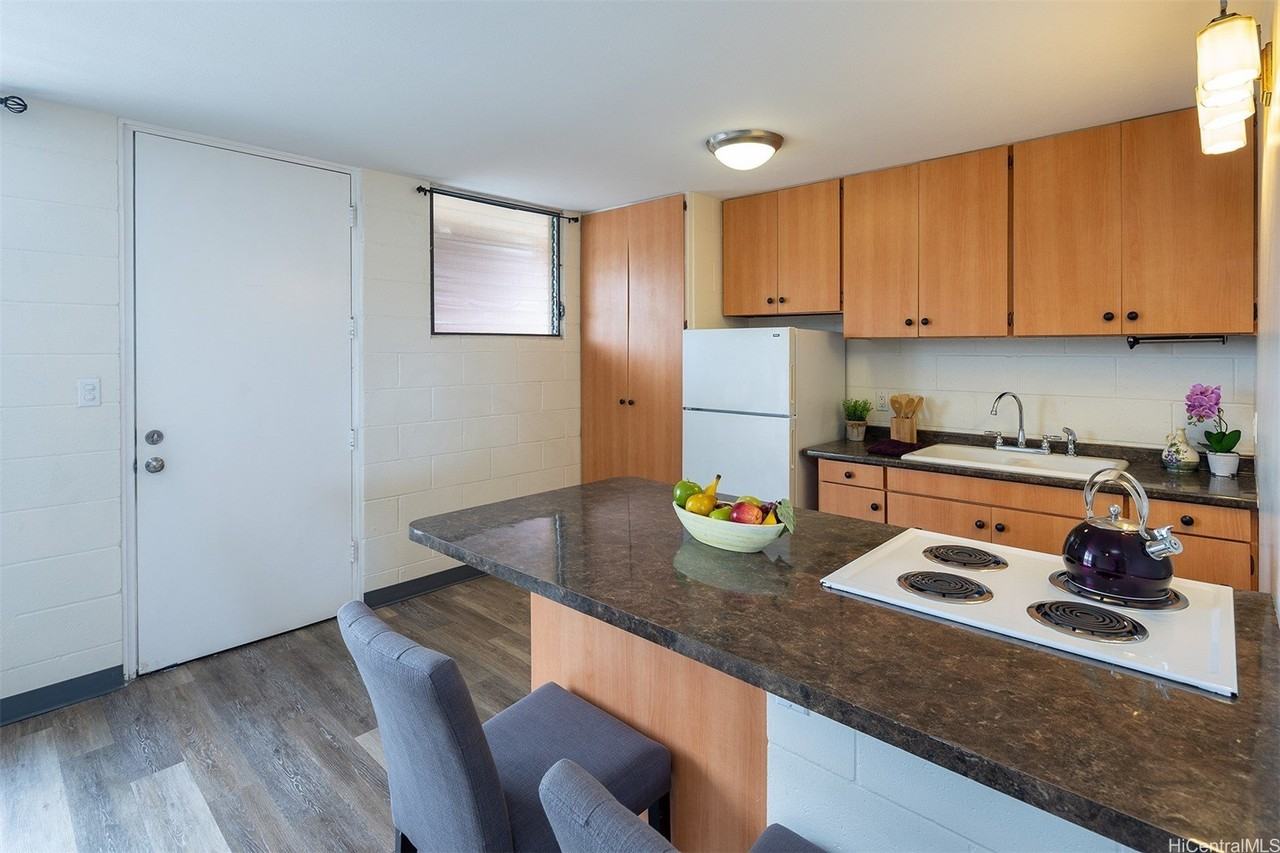 855 Olokele Ave Apt 401 - Photo 3 of 15