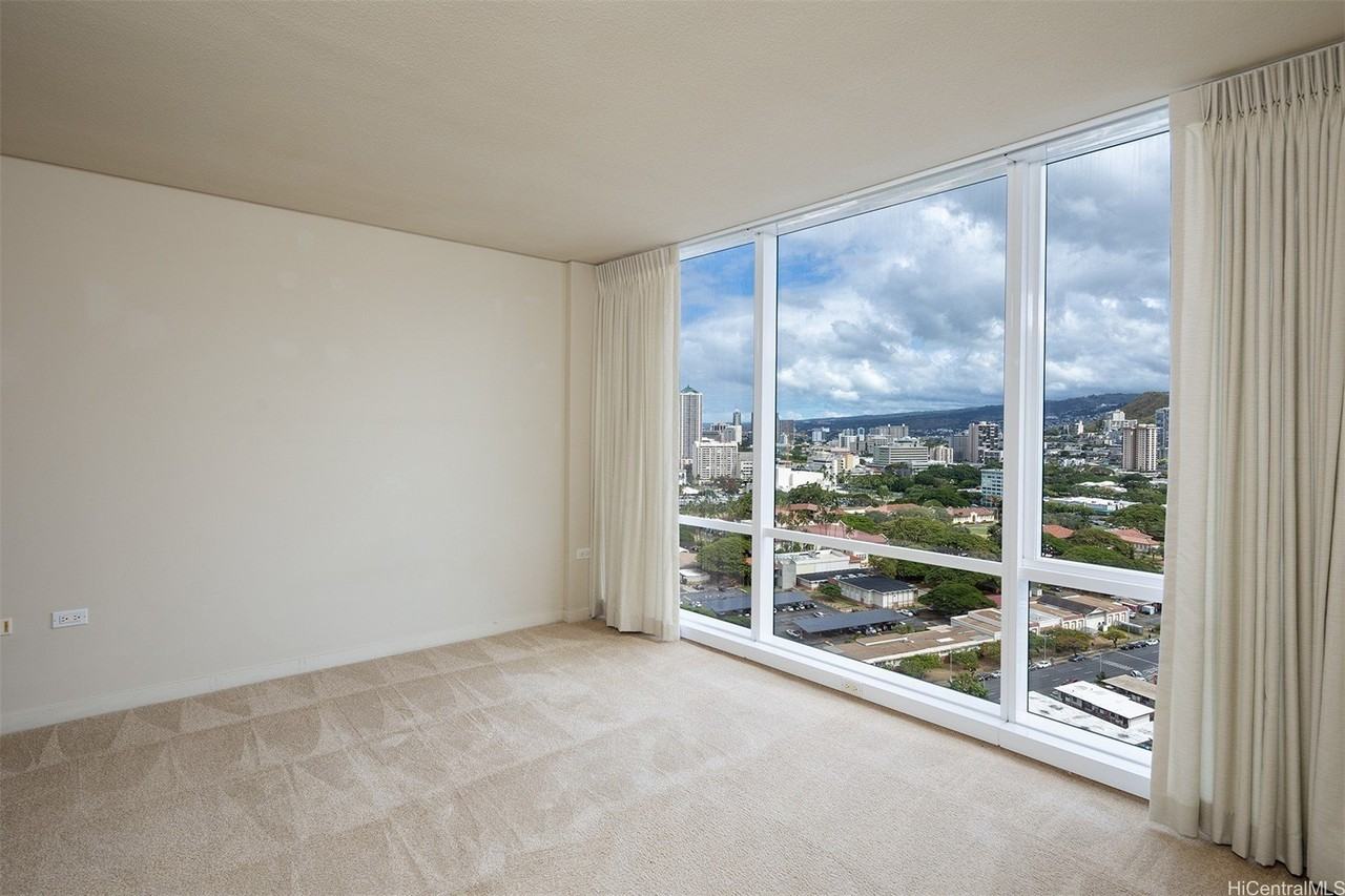 1296 Kapiolani Blvd #2801 - Photo 6 of 17