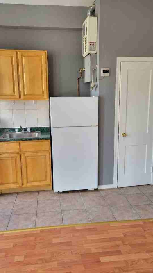 2817 N Broad St - Photo 2 of 12