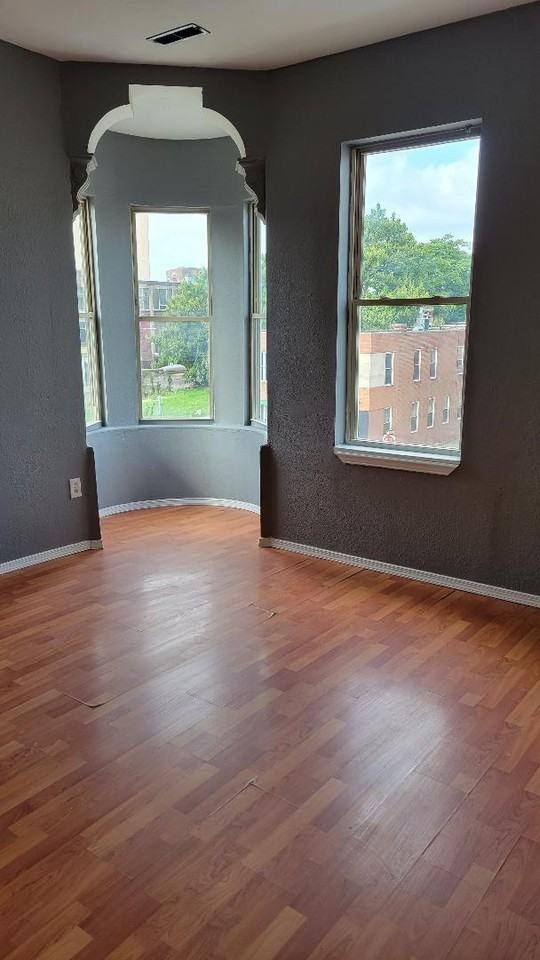 2817 N Broad St - Photo 4 of 12