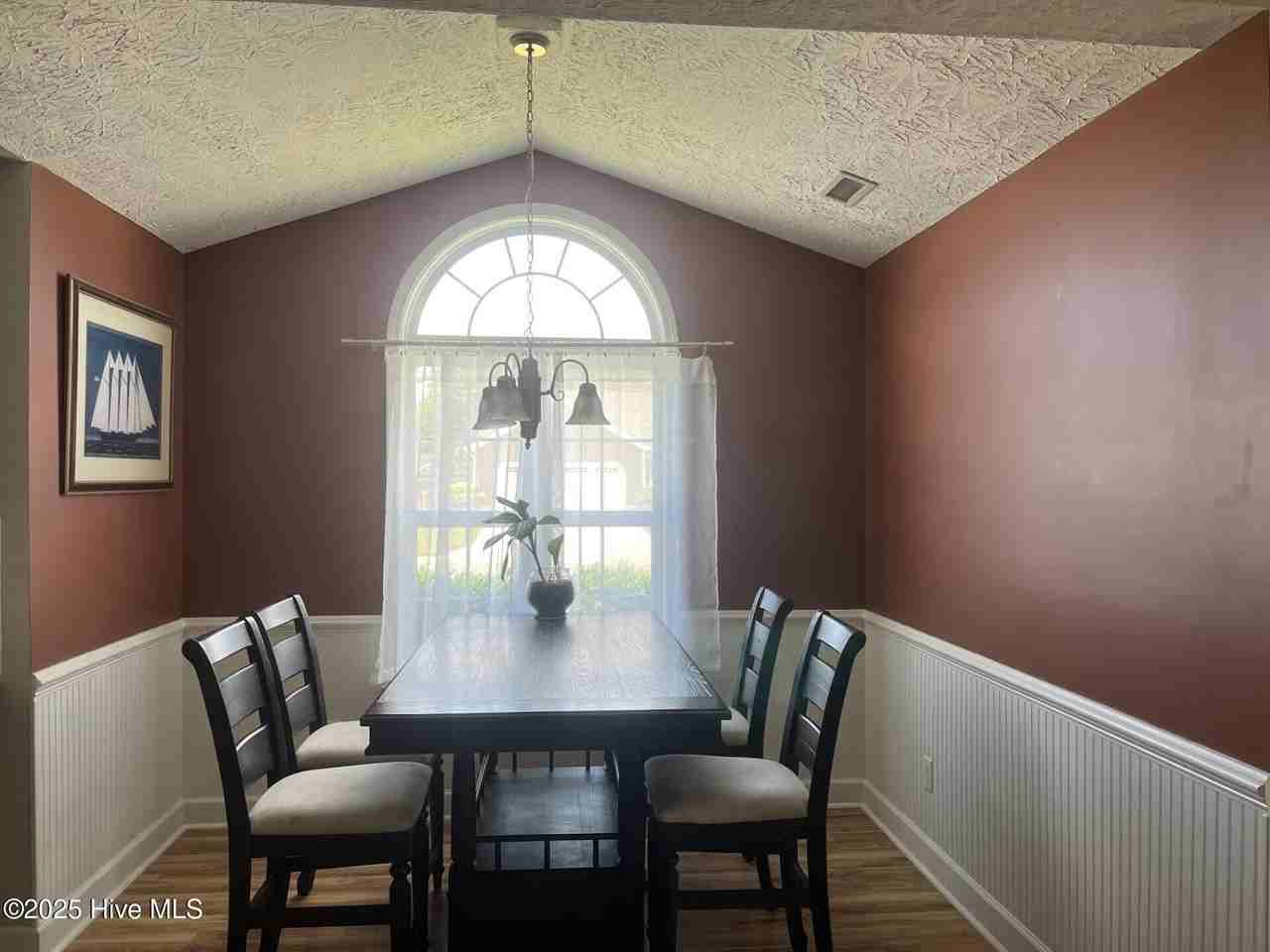 39 Preswick Dr - Photo 2 of 17