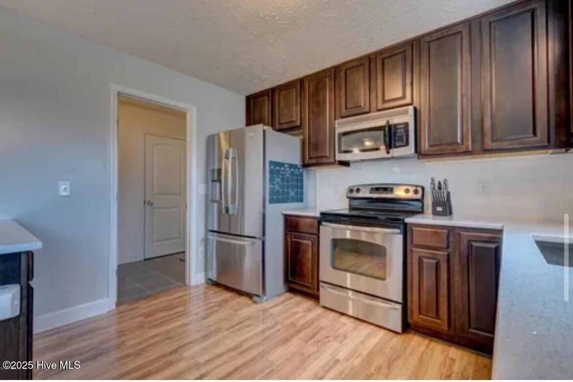 39 Preswick Dr - Photo 3 of 17