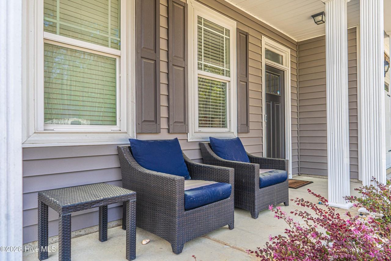 410 Lancaster Dr - Photo 7 of 50