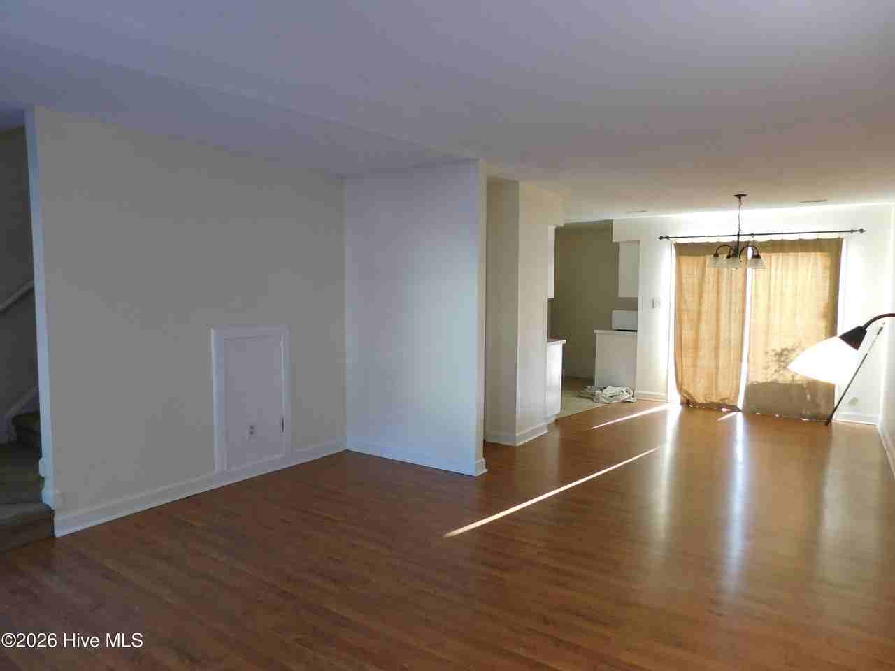 1104 Karen Dr Apt B2 - Photo 4 of 21