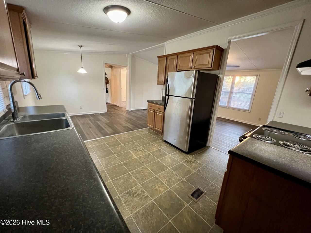 620 Godley Rd - Photo 7 of 18