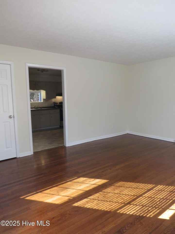 535 W Rhode Island Ave - Photo 3 of 24