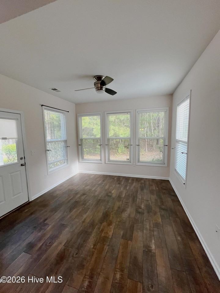 310 Bulkhead Bnd - Photo 7 of 21