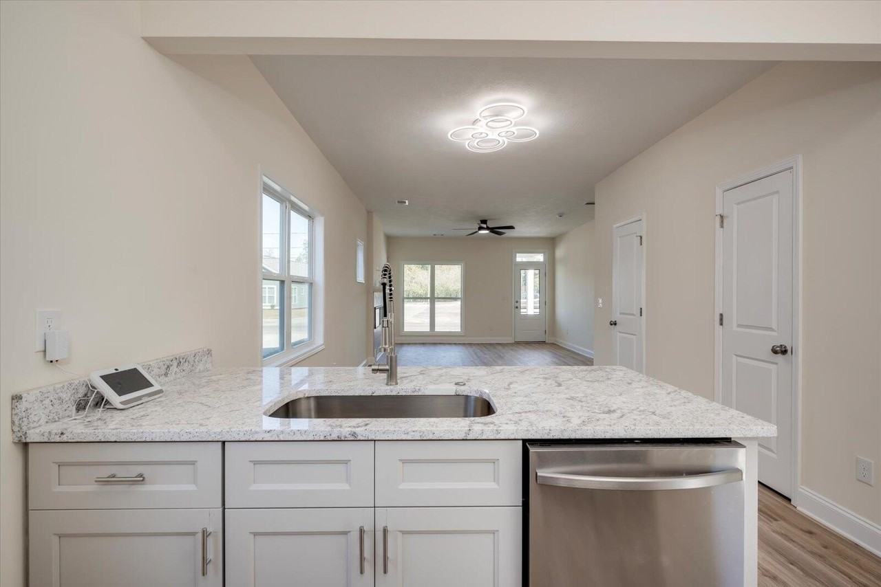 26 Sherman St - Photo 5 of 14