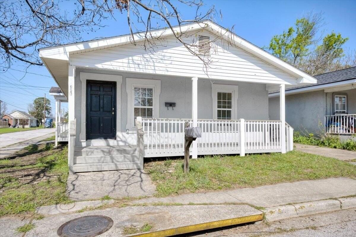 953 Hopkins St - Photo 2 of 24