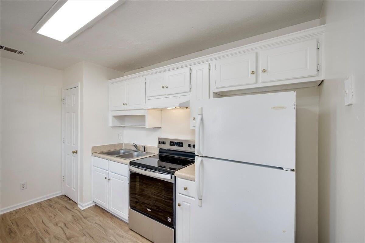 953 Hopkins St - Photo 6 of 24