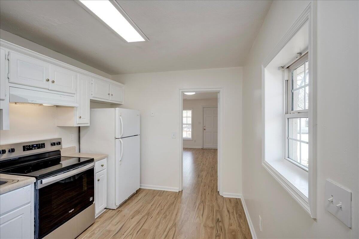 953 Hopkins St - Photo 7 of 24