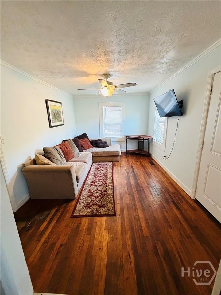 411 Benning St - Photo 3 of 6