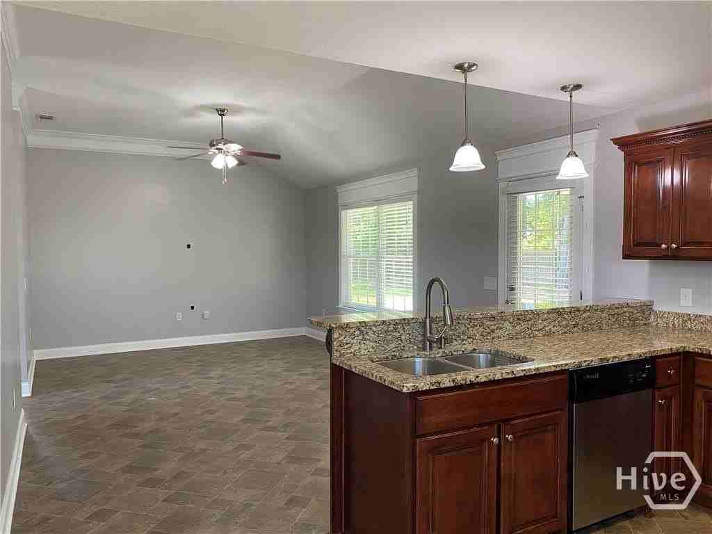 253 Hendrix St Ne - Photo 5 of 23