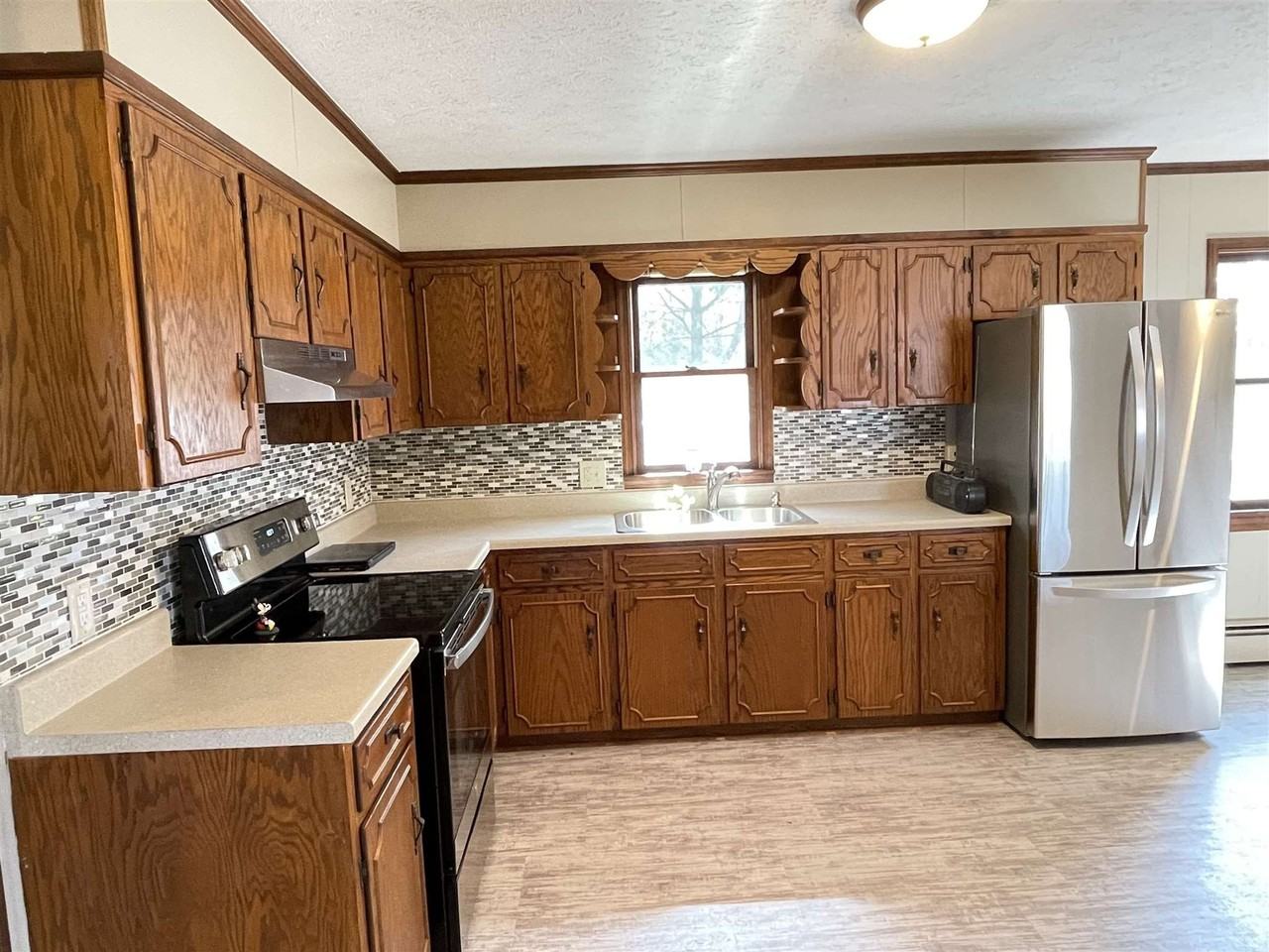 154 Trenton Ave - Photo 6 of 14