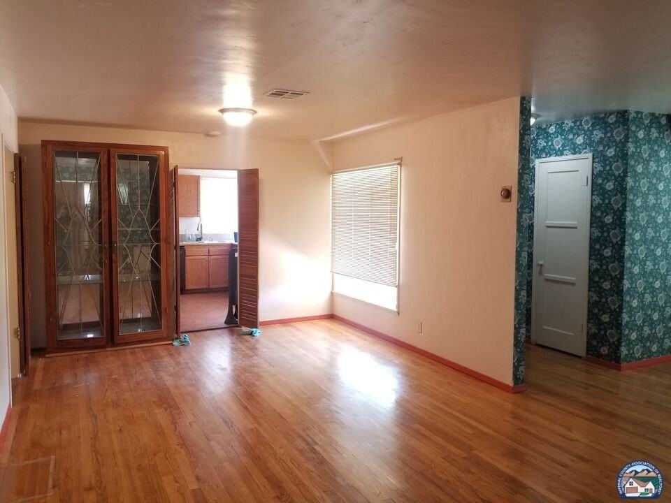 285 W K St - Photo 4 of 15