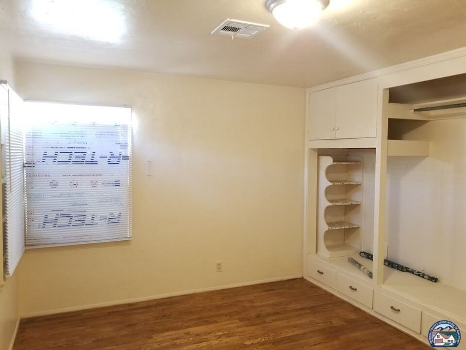 285 W K St - Photo 6 of 15