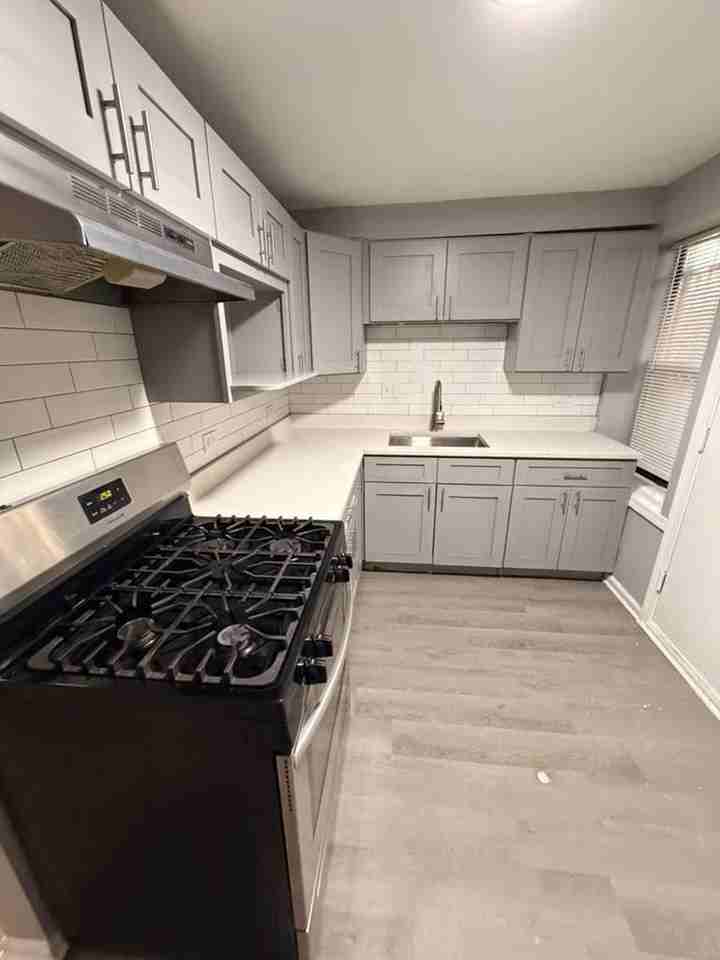 811 East 46th Street - Photo 2 of 9