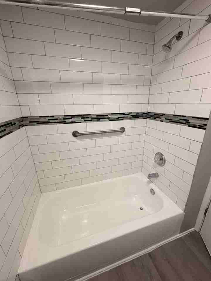 811 East 46th Street - Photo 5 of 9