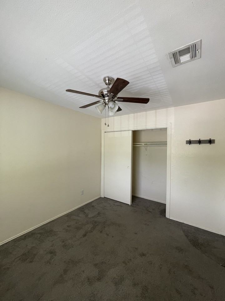 500 Burton Ave - Photo 4 of 23