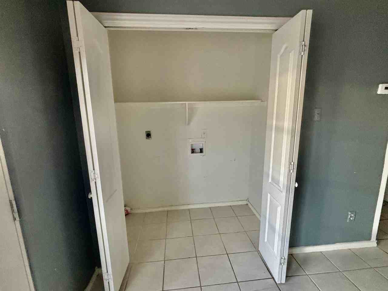 3411 Morelos Dr - Photo 6 of 12