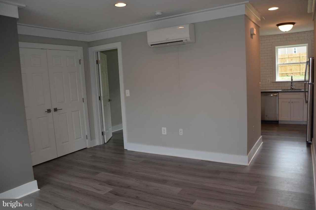 5029 Hanna Pl Se - Photo 5 of 8