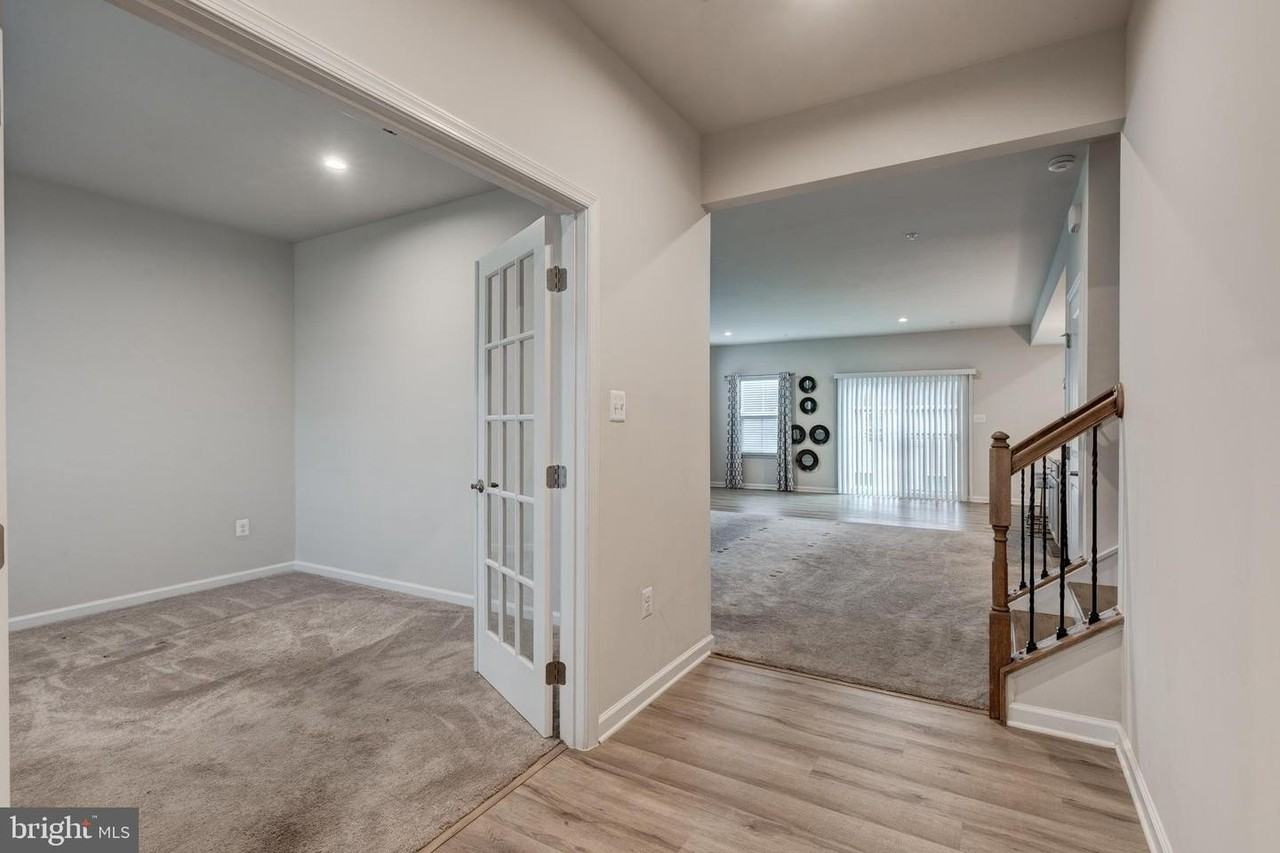 112 Sherman Way - Photo 4 of 50