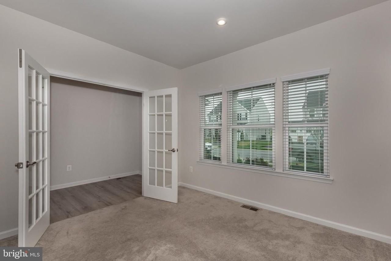 112 Sherman Way - Photo 7 of 50