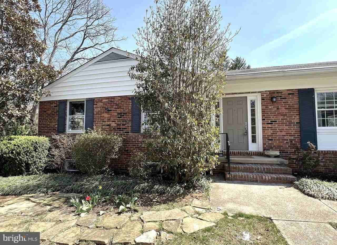 1201 Allendale Rd - Photo 4 of 50