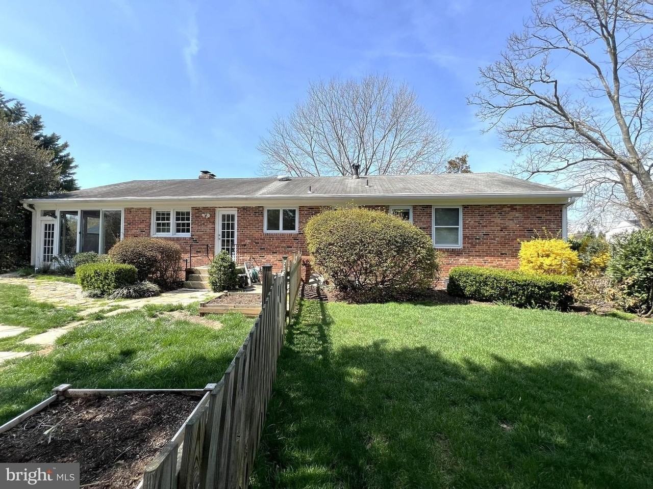 1201 Allendale Rd - Photo 5 of 50