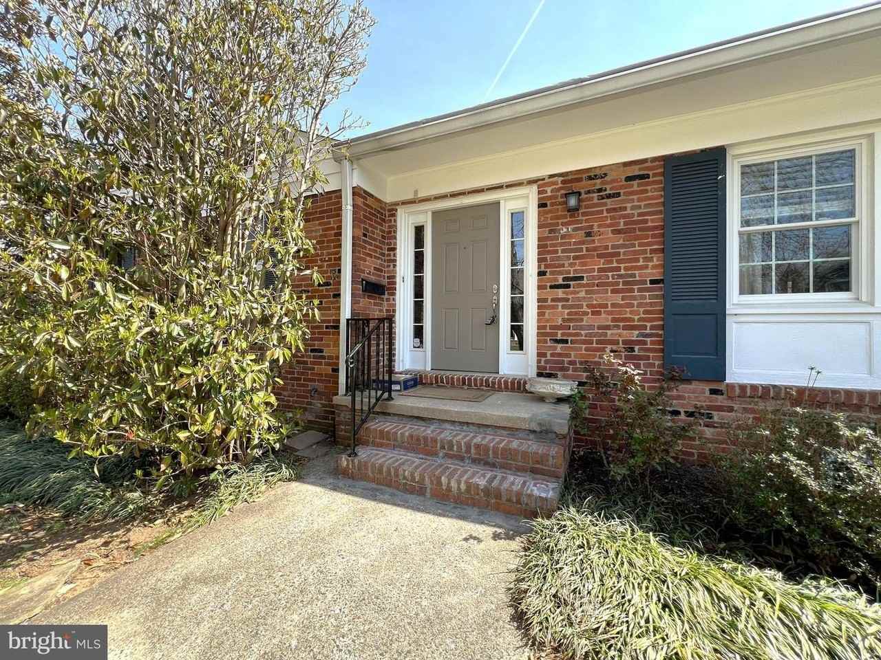 1201 Allendale Rd - Photo 7 of 50